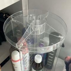 Rotating make up organiser