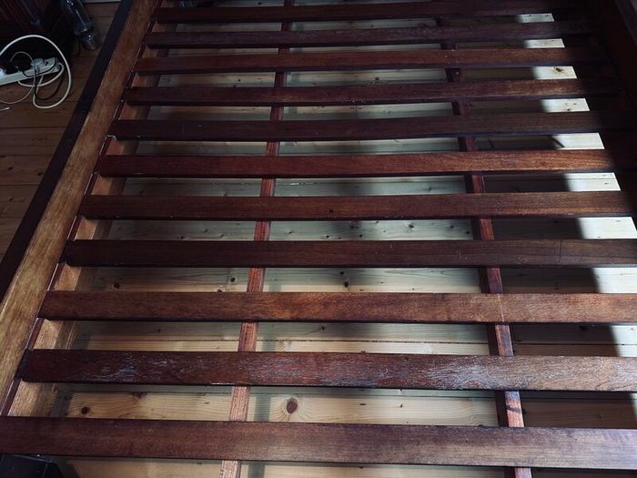 5ft Sleigh Bed in Solid Mahogany