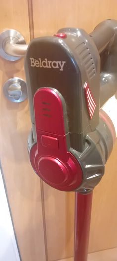 Cordless vacuum