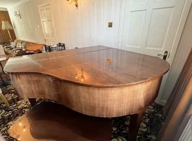 Baby Grand Piano, Walnut
