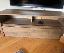 TV Bench