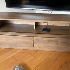 TV Bench