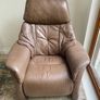 Himolla Chester 4247 Leather Lift & Rise Recliner Image 6