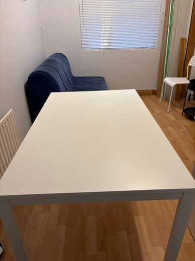 IKEA Vangsta extendable table - white