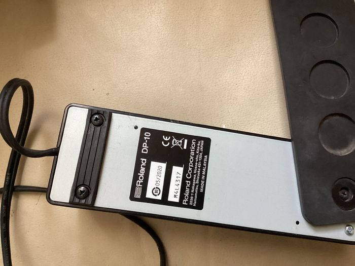 Roland F30e Digital piano and Roland DP - 10 Damper Foot Pedal in Excellent Condition.  (Barely used)