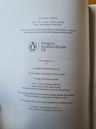 Shackelton A Autobiography. By Ranulph Fiennes. Large Volume Book 402 Pages.