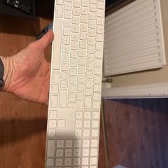 DAMAGED - Apple Magic Keyboard With Numeric Keypad