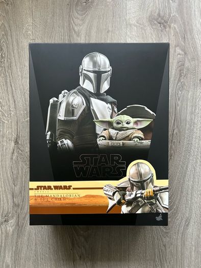 HOT TOYS TMS015: The Mandalorian & Child (Deluxe Version) - Star Wars