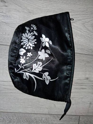 1 Euro Each To Clear!! - Variety Of Bags - Make Up, Toiletries, School, Etc