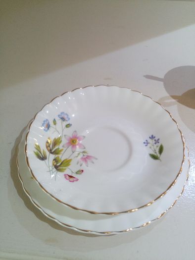 Tea Trio / Set Richmond Bone China