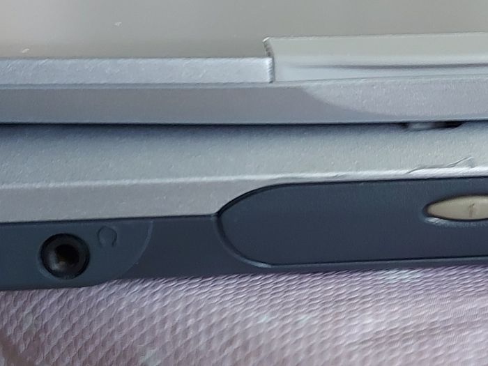 Rare Vintage Fujitsu Siemens Lifebook, E Series, FPC07048B Part number CP127259, Running Windows 2000 Professional, uses 3.5 floppy disk, 20GB HDD, amd all the connecting Ports from 30 years ago Era
