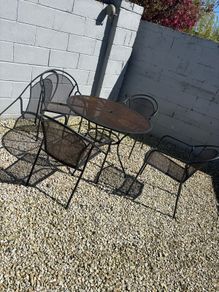 garden table and chairs