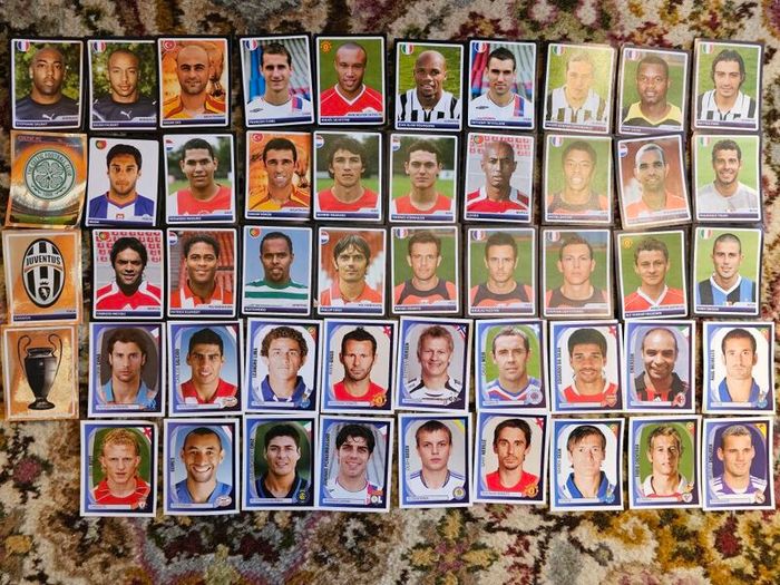 1700+ Football Cards Collection