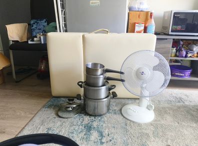 fan and cooking tubs and massage bed