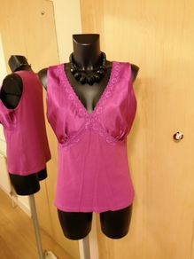 Women's Top Fushia size 18