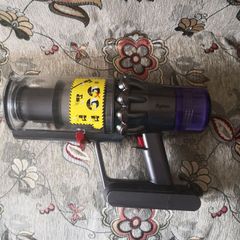 Dyson V11