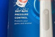 Braun Oral B Pro 3 Electric Toothbrush brand new