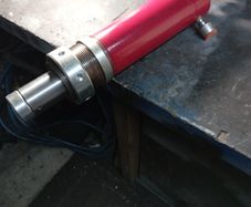 Hydraulic ram
