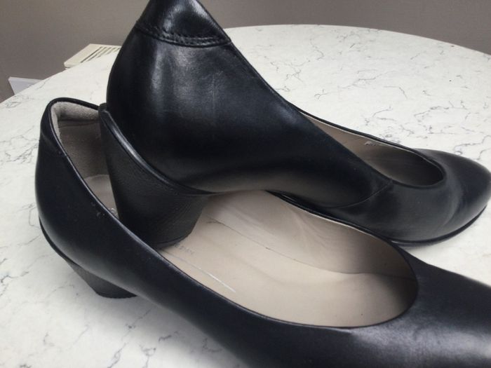 Ecco Black Court Shoes Size 41