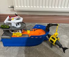 Boat shark attack set
