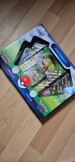 pokemon xy binder and 3 packets of inserts