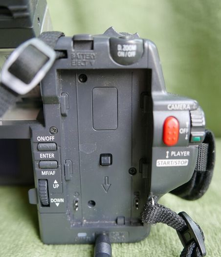 Samsung VP-L600 8mm Video Camera Silver 2.5" LCD 500x Zoom