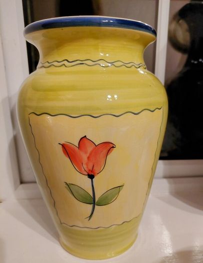 Pretty vase