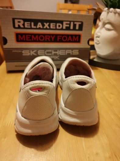 Skechers Sure Track -