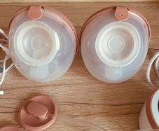 Momcozy V1 Pro Breast Pump