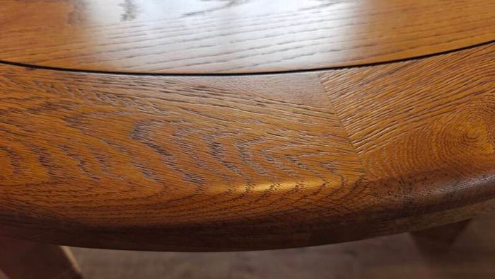 Round kitchen table & Chairs
