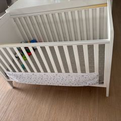 White cot