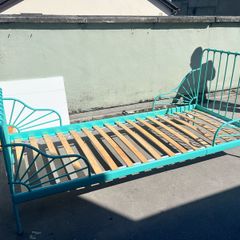 kids bed frame and slats
