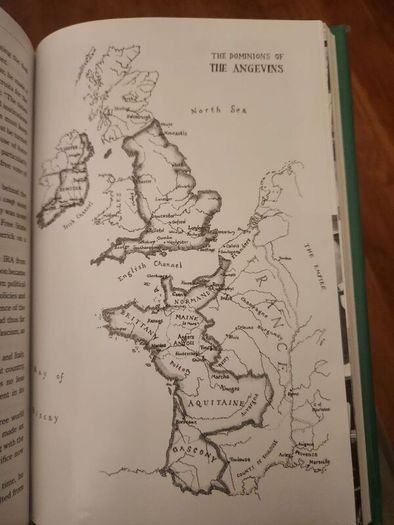 The Making Of Modern Ireland. An Alternative History.  By Geoff Robinson. Hardback In Good Condition.
