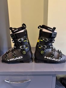 Ski Boots (Mens UK 9.5)