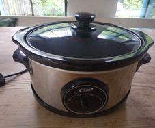 Slow cooker kitchen appliances