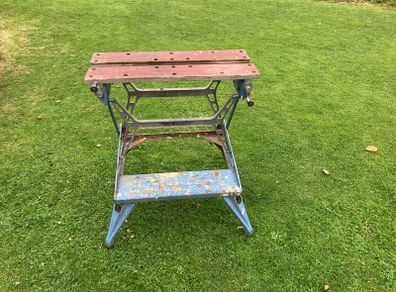 Foldable workbench