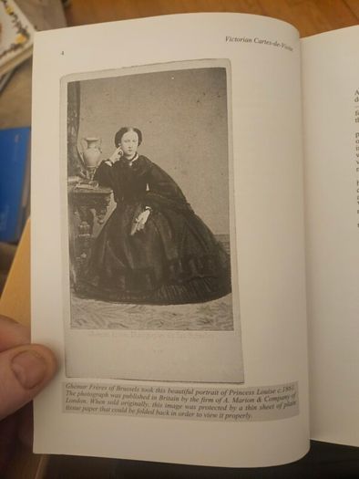 Victorian Cartes-de Visite. By Robin And Carol Wichard. First Edition Paperback In Good Condition.  See Photos For Same.