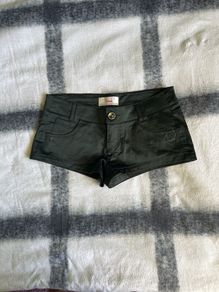 Dark green shorts from bershka