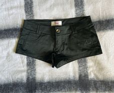 Dark green shorts from bershka