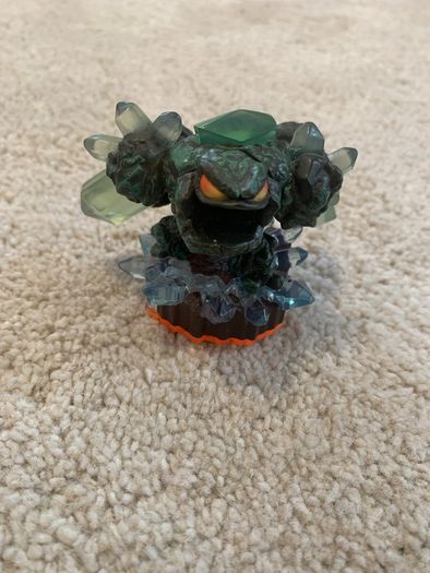 Skylanders 32 piece figures bundle