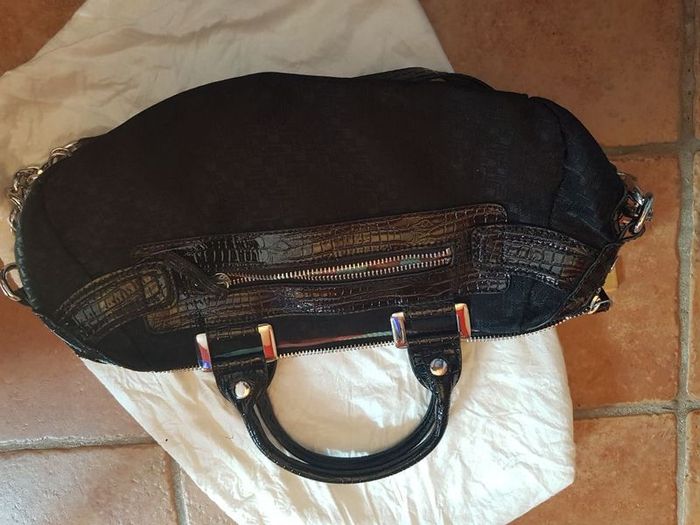 Guess Womens Handbag
