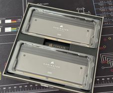 Corsair Dominator Titanium 32GB CL30