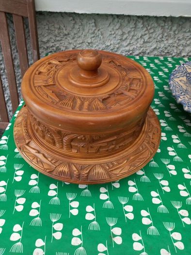 wooden  carved  cake  stand
