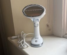 Handheld garment steamer
