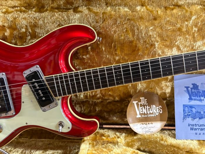 Aria VM-2001 "The Ventures" 40th Anniversary Limited Edition Model Red 2001
