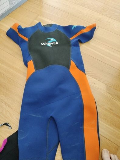 Boys wet suit size 11/12