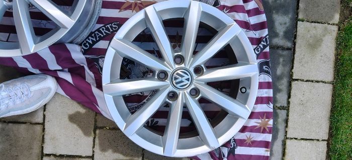VW Golf MK7 Stock Alloys