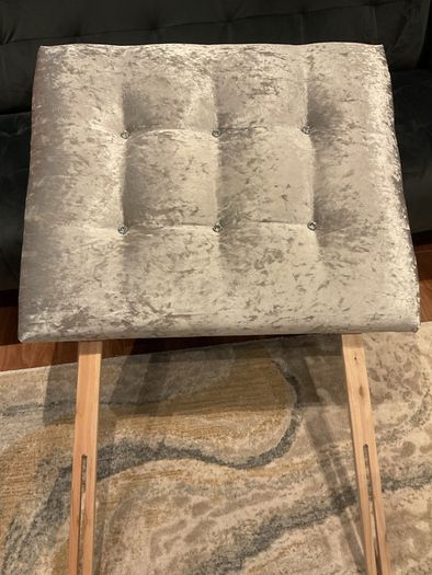 Single bed with headboard