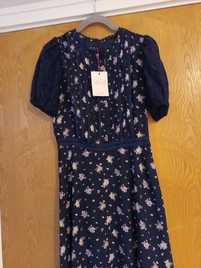 Savida Gia Floral Dress.   S.XS- 8.    B.N.W.T