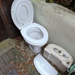 Free Toilet